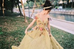 Angelababy sexy photo in yellow and green carved dress