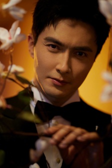 Gao Weiguang's handsome photo at the Magnolia Awards Ceremony