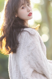 Yili Xiaoshazi mobile wallpaper picture