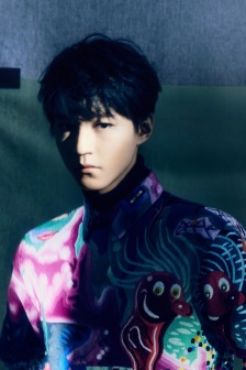 王俊凯出色五月刊封面帅气写真