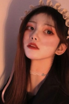 很有个性的真人好看女生头像图片