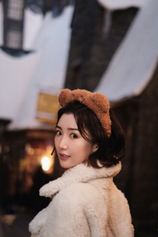 毛晓彤环球影城长腿手机壁纸