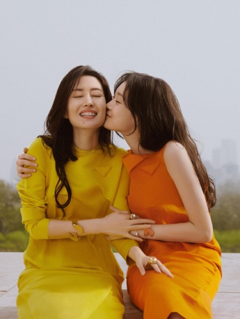 劉敏濤長捲髮氣質性感雜誌寫真