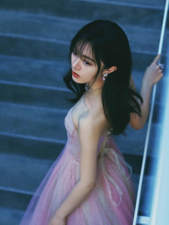 Zhao Jinmai's dreamy pink smart and sexy photo pictures