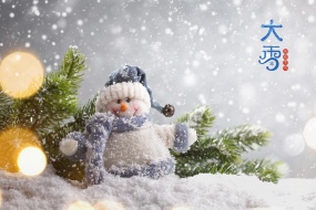 Cute snowman pictures desktop wallpaper during heavy snowfall