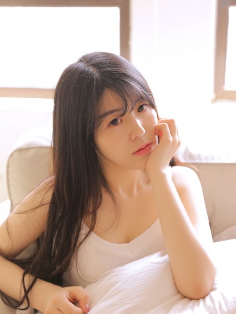 丰满性感美女温暖私房美女照片