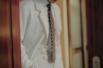 Li Xian handsome photo in white suit