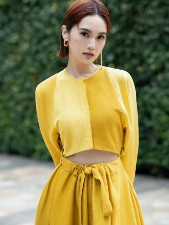 杨丞琳靓丽黄色套装性感写真