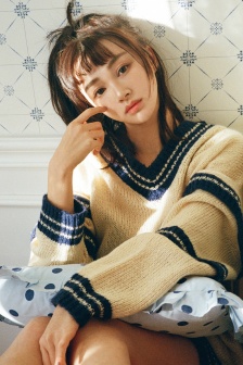 优雅气质美女长腿诱惑撩人写真