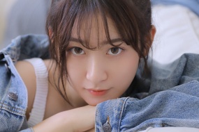 灵气居家美女性感写真桌面壁纸