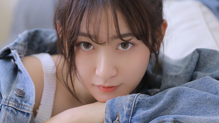 靈氣居家美女性感寫真桌麵壁紙