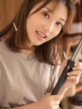 大眼美女甜美养眼的私房写真