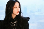 Jin Zihan fashion sexy photo in black suit