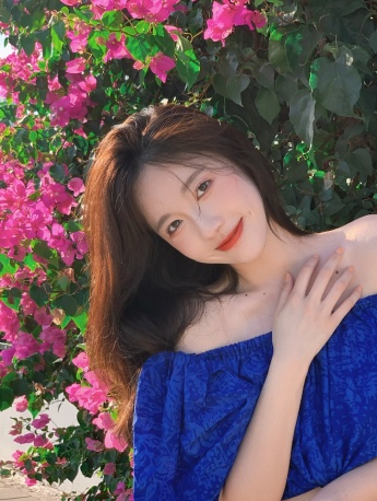 Popular beauty anchor Riwo Yunyun HD pictures