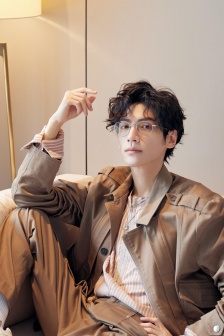 罗云熙明星写真手机壁纸