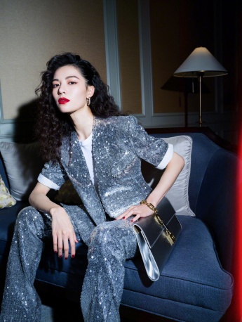 鍾楚曦時尚芭莎年度派對性感圖片