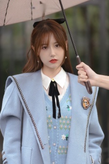 Yili Xiaoshazi's smart and cute street photos