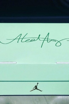 AJ14Low gold-covered jade multi-angle display