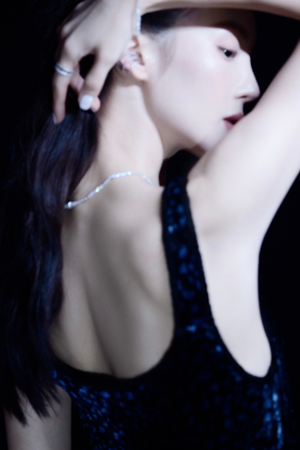 Jin Chen sexy retro photo in blue velvet dress
