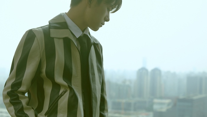 四字弟弟易烊千玺壁纸图片