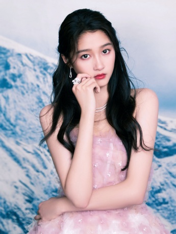 關曉彤粉紅公主裙優雅性感寫真