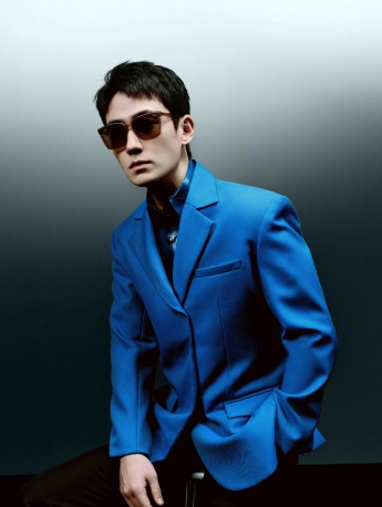 Zhu Yilong is cool, handsome and fashionable photo pictures