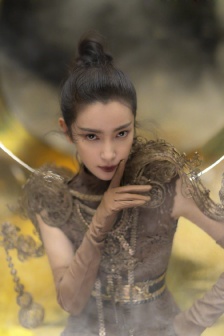 李冰冰冷冽性感雜誌寫真