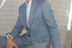 王俊凯雾蓝色西服帅气图片写真