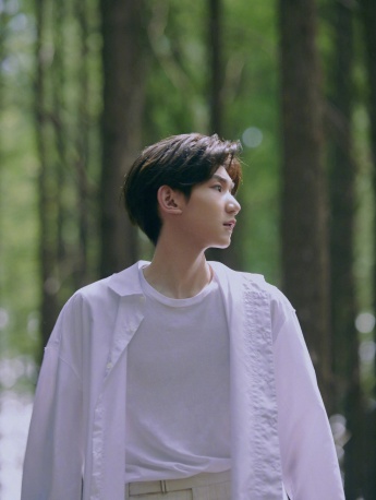 王源《流星也为你落下来了》MV图片