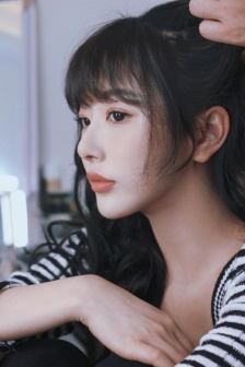 美女孔雪兒自拍照圖片