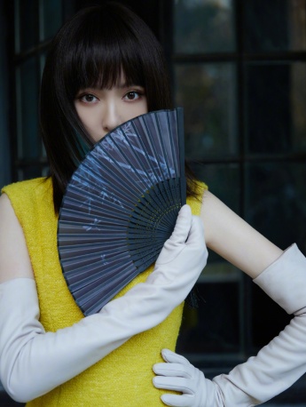 Tang Yan ELLE Fashion Ceremony Sexy Photos