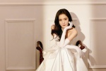 Yang Mi sexy photo mobile wallpaper in chest-wrapped dress
