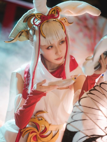 王者荣耀公孙离祈雪灵祝cos正片