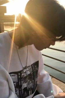 最新版好看的男生侧颜头像图片