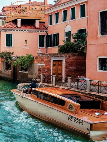 Water city Venice mobile wallpaper