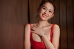Elegant and charming photos of Reyza in suspender red dress