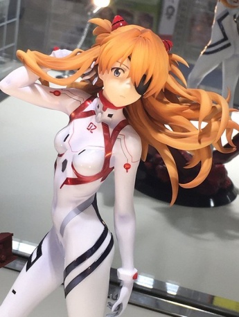 明日香白色战斗服版手办图片