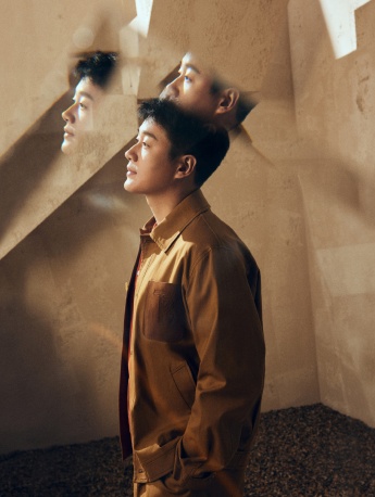 Tong Dawei Fashion Men's April Issue Cover Photo