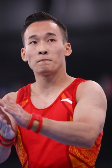 Xiao Ruoteng wins men's all-around silver medal in gymnastics