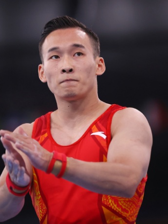 Xiao Ruoteng wins men's all-around silver medal in gymnastics