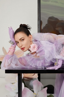 Lu Jingshan's elegant and sexy magazine photos