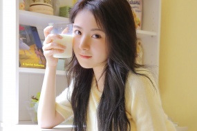 清甜可爱美女桌面壁纸图片