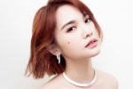 Rainie Yang glamorous and sexy photo in one-shoulder dress