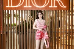 Angelababy's vibrant and sexy photo in printed suit