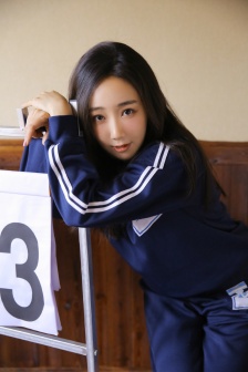 运动制服美女撩人性感写真