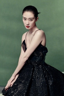 張小斐時裝雜誌性感寫真圖片