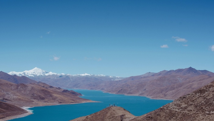 Tibet Yamdrok Lake scenery desktop wallpaper