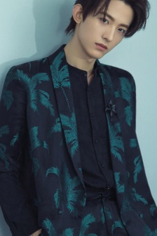 常华森西装帅气手机壁纸