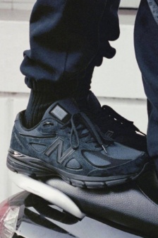 NB990V4 co-branded model with multiple on-foot pictures