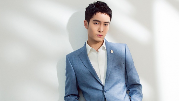 Sheng Yilun HD computer desktop wallpaper picture